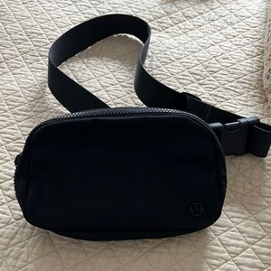 Lululemon 1L Belt Bag